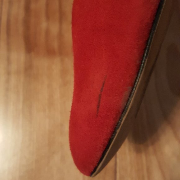 Red Pumps - Picture 4 of 4